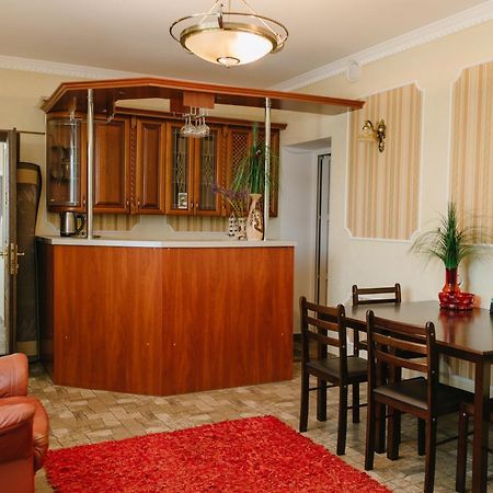 Джерело Kamianets-Podilskyi Εξωτερικό φωτογραφία
