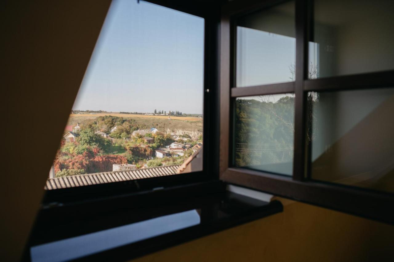 Джерело Kamianets-Podilskyi Εξωτερικό φωτογραφία